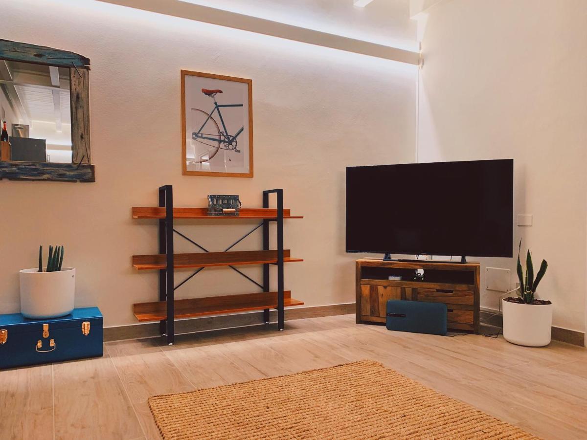 Apartment Charme And Relax With Garden And Swimming Pool ديسينسانو ديل غاردا المظهر الخارجي الصورة
